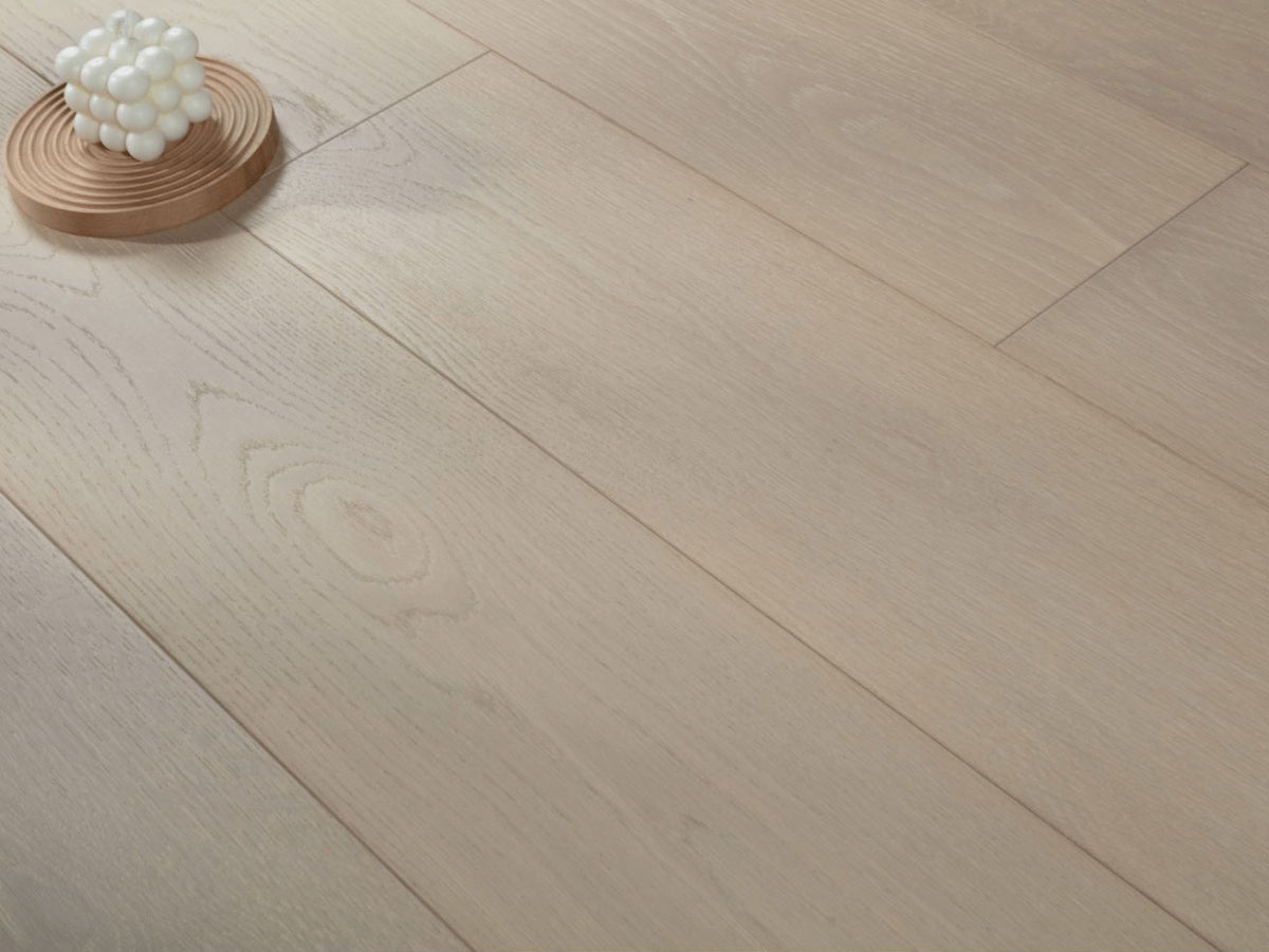 Ivory Glow (Pearl) American White Oak 7″ engineered hardwood