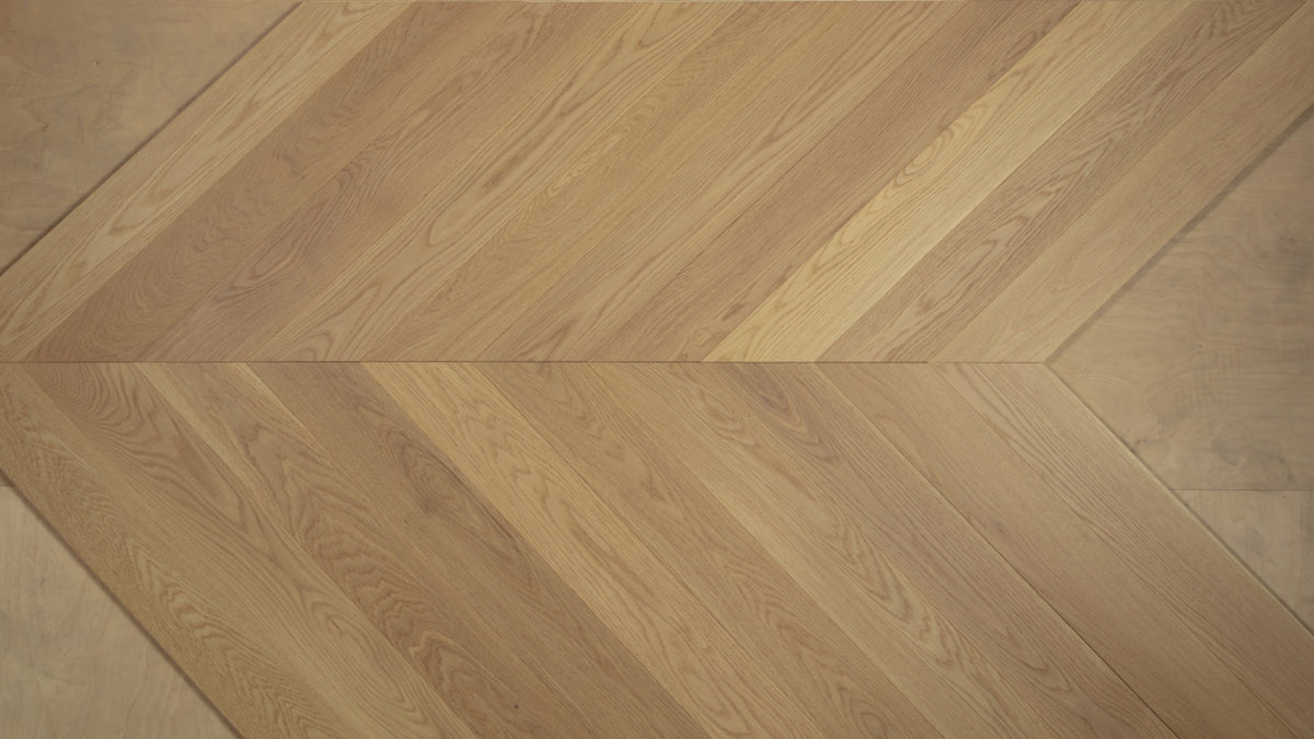 Amber Grain (Honey Wheat) American White Oak Chevron 5″ engineered hardwood