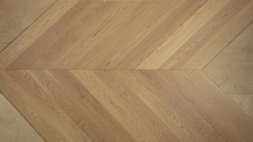 Amber Grain (Honey Wheat) American White Oak Chevron 5″ engineered hardwood