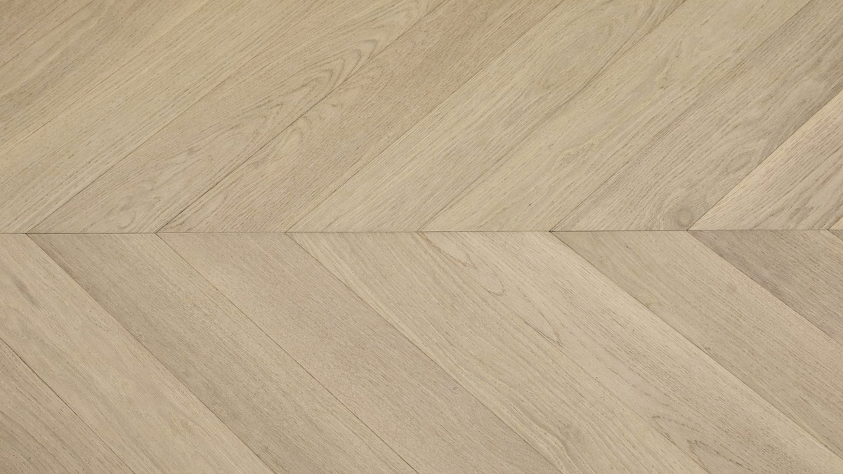 Barewood (Naked Oak) American White Oak Chevron 5″ engineered hardwood
