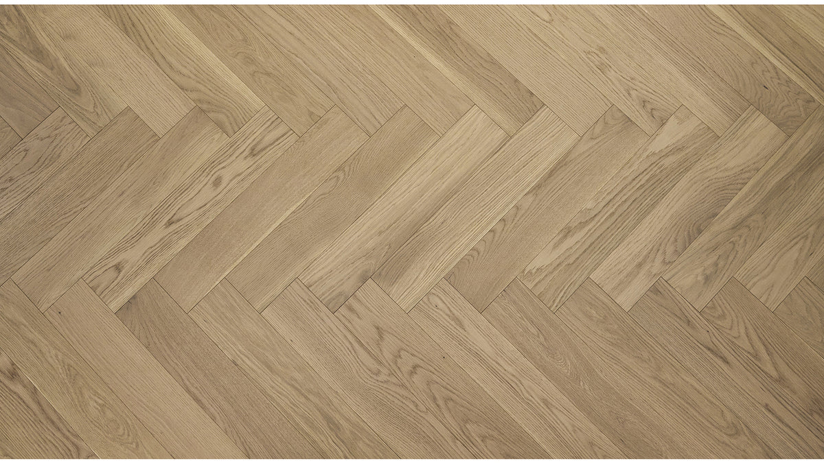 Amber Grain (Honey Wheat) American White Oak Herringbone 5″ engineered hardwood