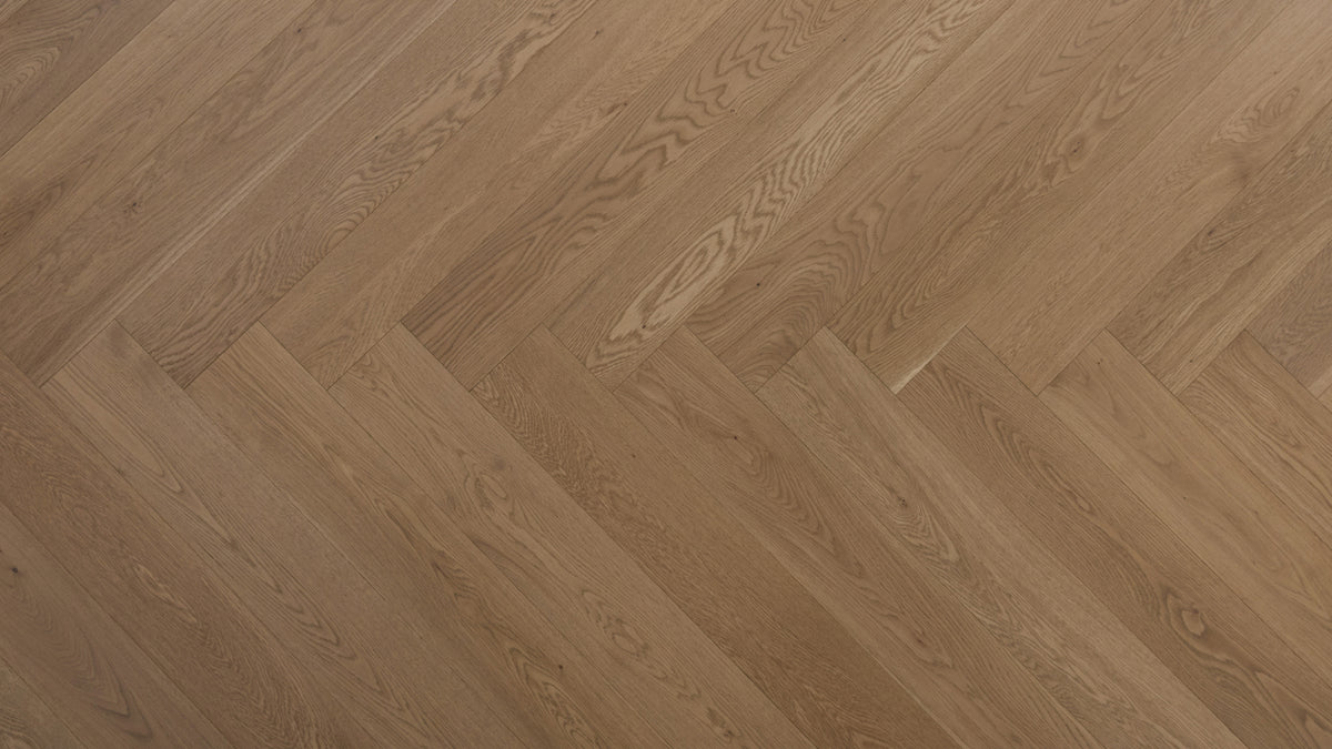 Caramel Crisp (Toffee Crunch) European White Oak Herringbone engineered hardwood